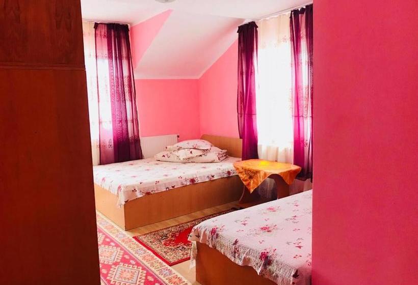 پانسیون Casa Emilia