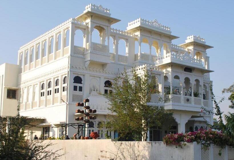 پانسیون Gadh Ganesh Homestay