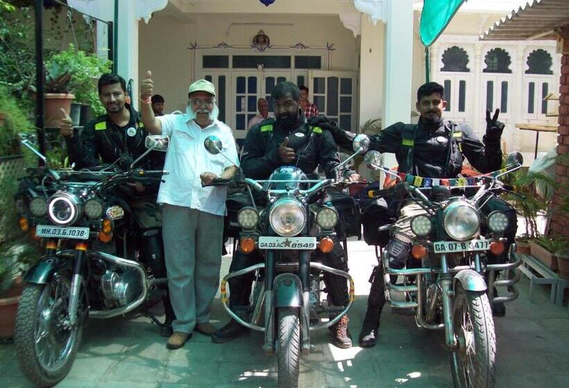 پانسیون Gadh Ganesh Homestay