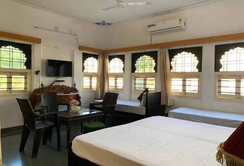 ペンション Gadh Ganesh Homestay