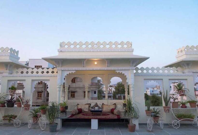 پانسیون Gadh Ganesh Homestay