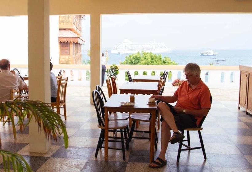 هاستل Abuso Inn