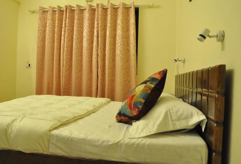 Hotel Le Pension Daman