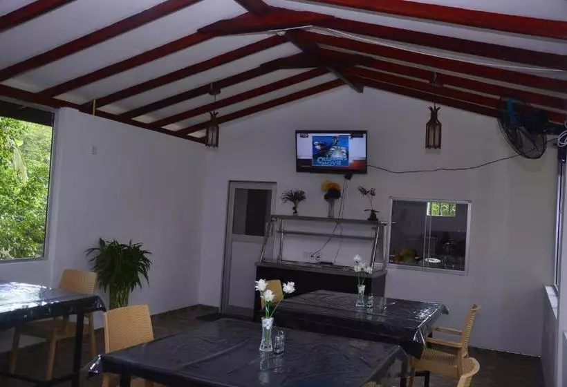 Majatalo Livinginn Polonnaruwa