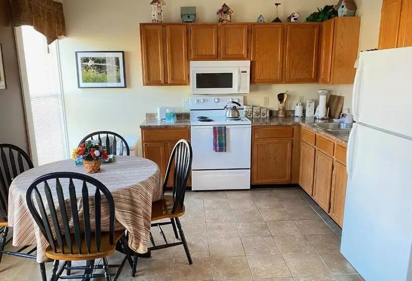 Retkeilymaja Bristol Suites