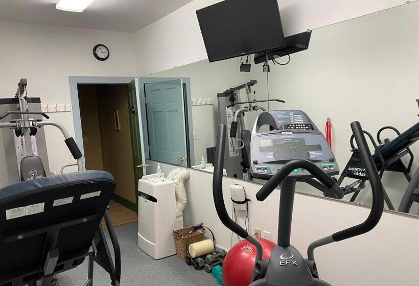 호스텔 Bristol Suites