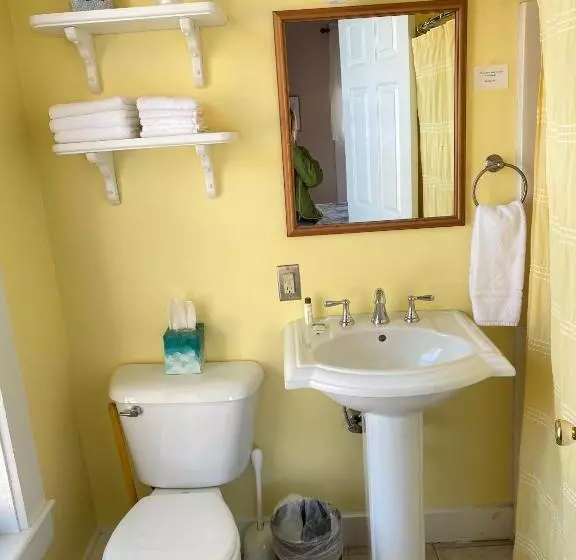 Retkeilymaja Bristol Suites