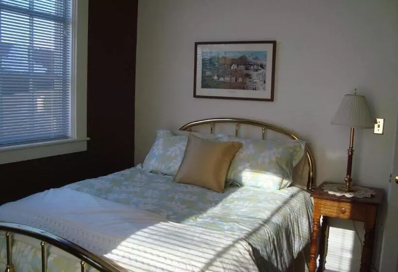 Retkeilymaja Bristol Suites