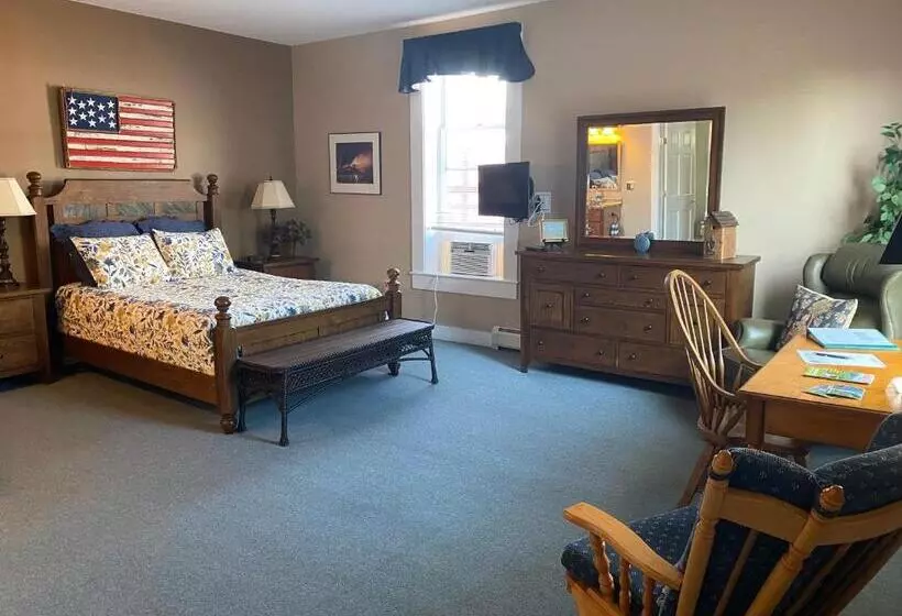 Retkeilymaja Bristol Suites