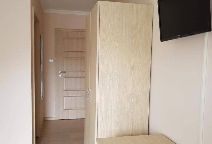 פנסיון Andi Ház