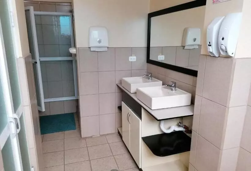 Majatalo Hostal Y Complejo Recreacional La Playita De Monse