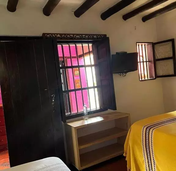 ペンション Posada San Martin