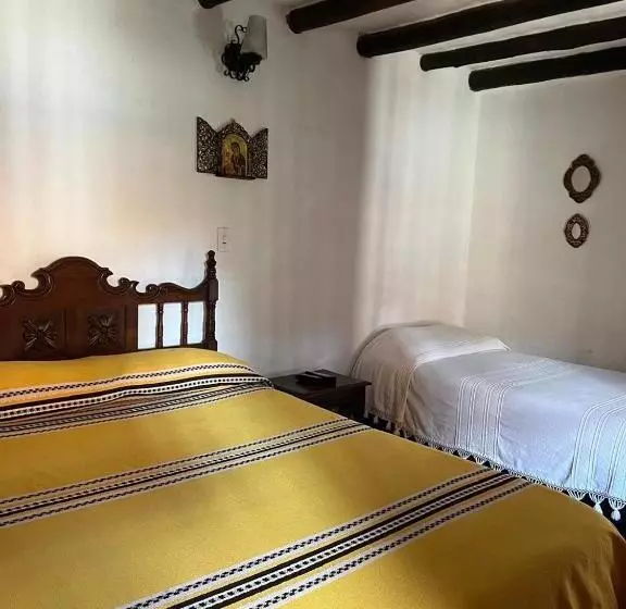 ペンション Posada San Martin
