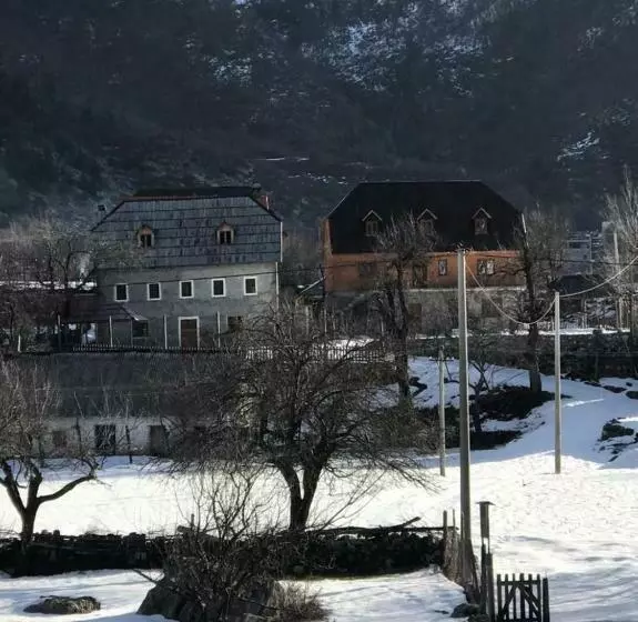 پانسیون Bujtina Leke Gerla