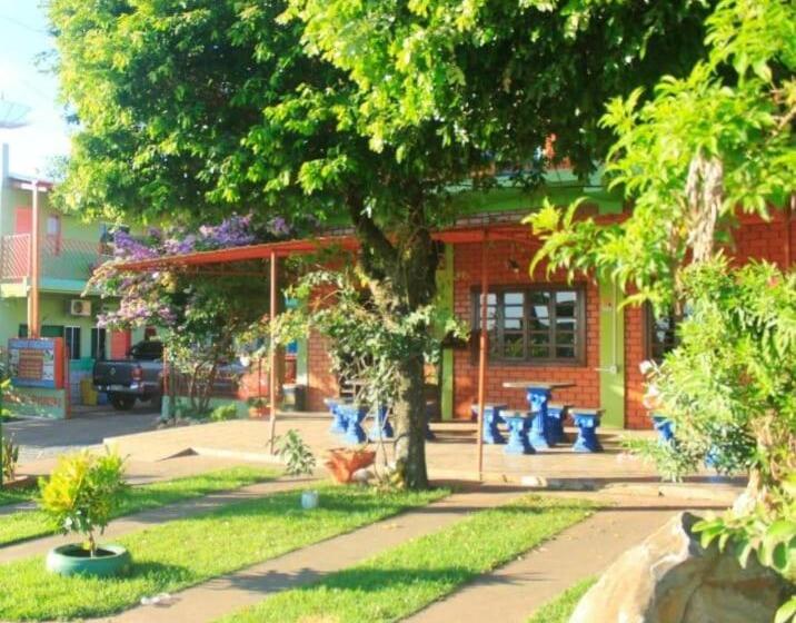 پانسیون Primavera Pousada