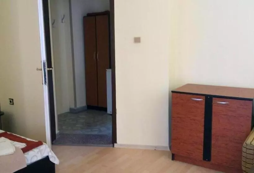 پانسیون Guesthouse Oasis