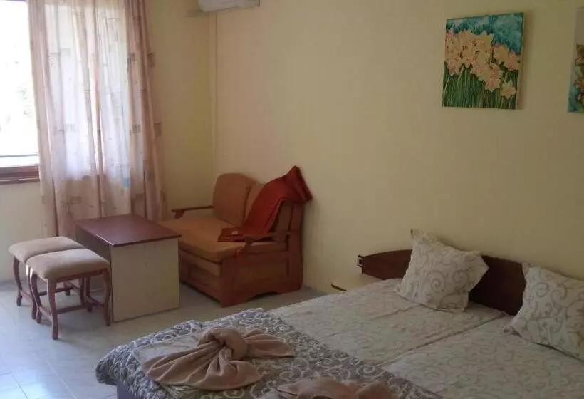 پانسیون Guesthouse Oasis
