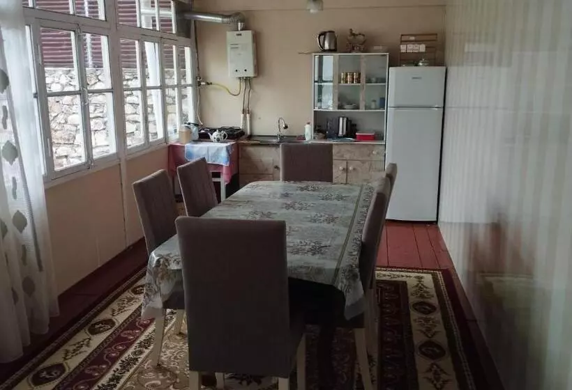 پانسیون Ilham Mustafa Houses