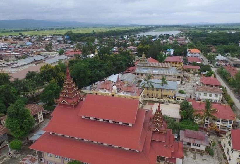 هاستل Three Seasons Inn & Spa