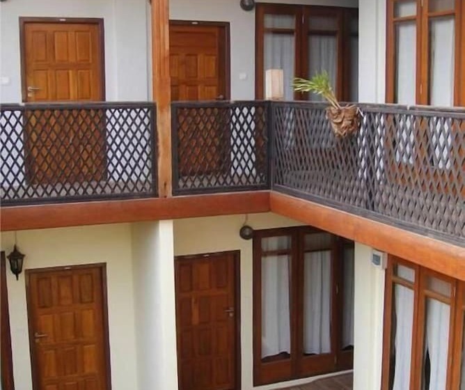 هاستل Three Seasons Inn & Spa