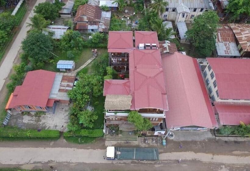 هاستل Three Seasons Inn & Spa