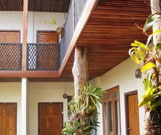 هاستل Three Seasons Inn & Spa