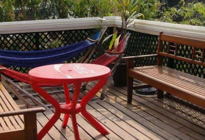 هاستل Three Seasons Inn & Spa