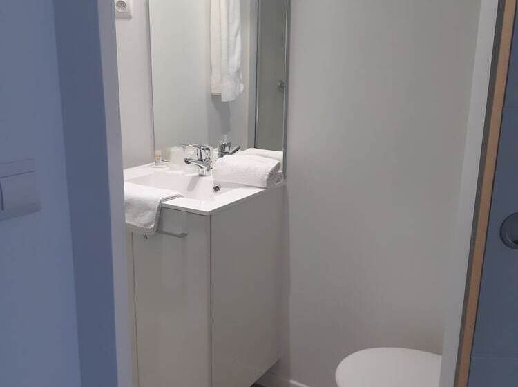 בית מלון כפרי De La Croix De Malte