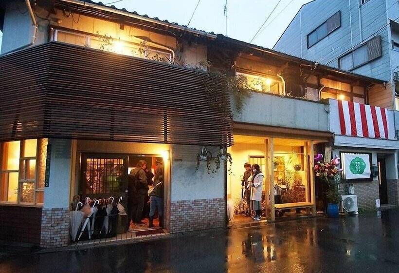 פנסיון Hostel Moku Moku