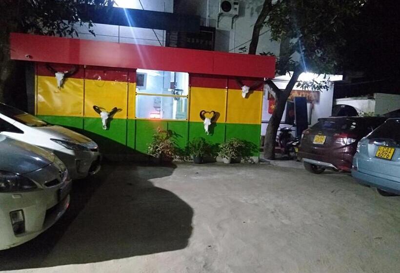 بنسيون Selahn Inn