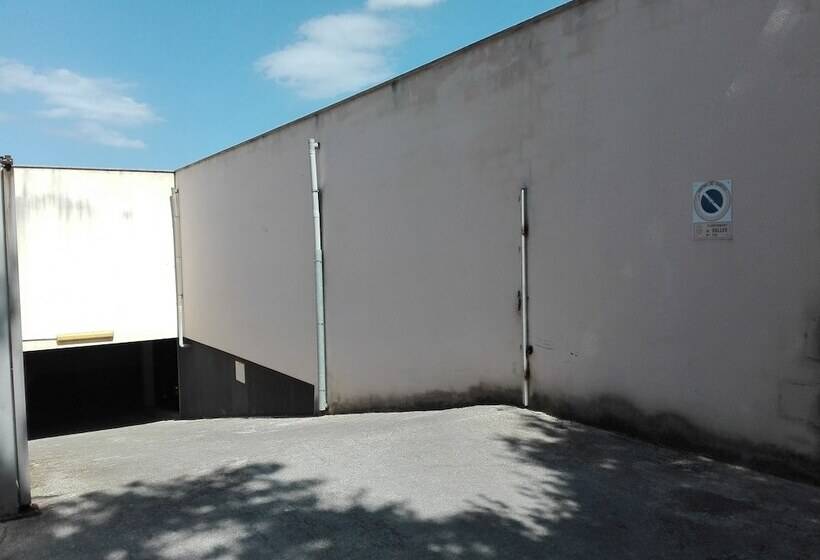 בית מלון כפרי Soller Plaza