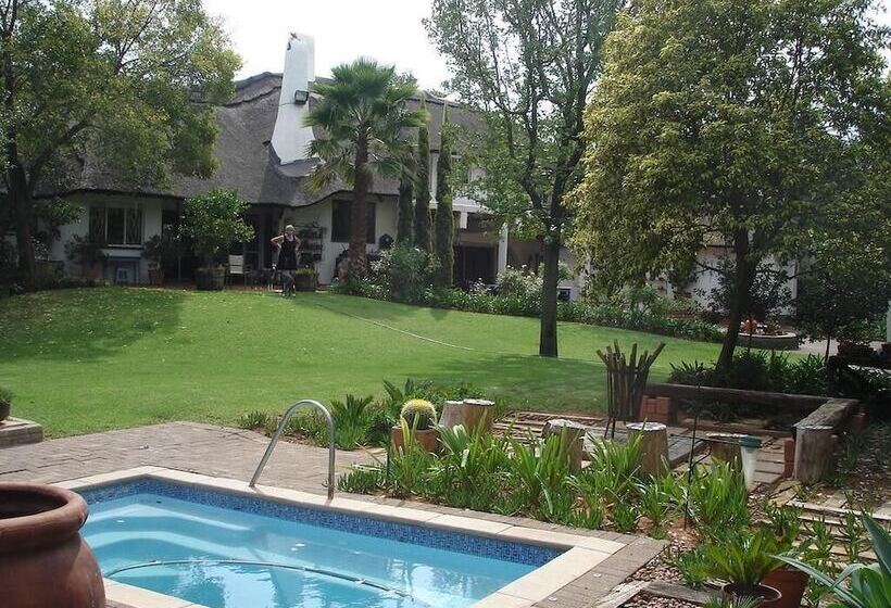 ペンション De Witt E Guest House