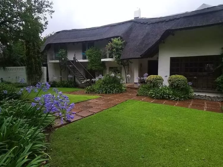 ペンション De Witt E Guest House