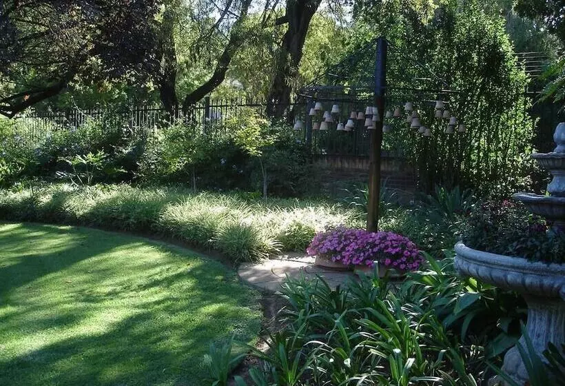 ペンション De Witt E Guest House