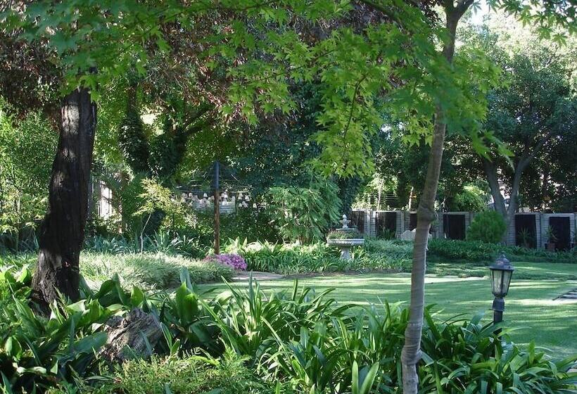 ペンション De Witt E Guest House