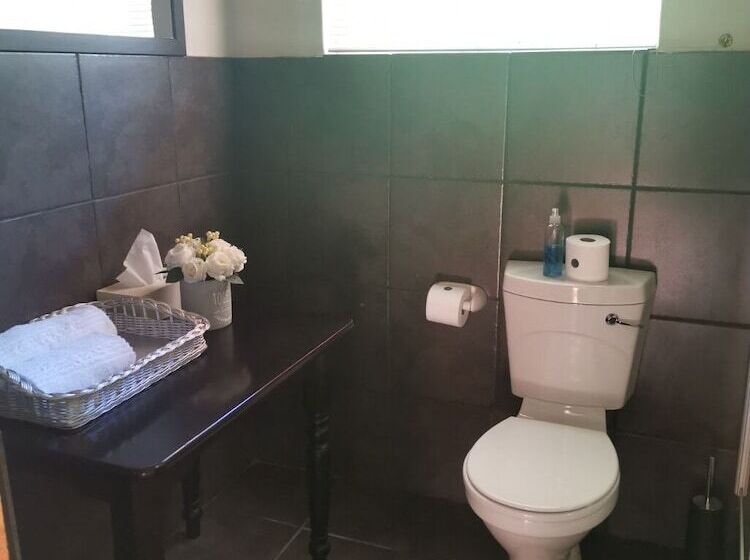 ペンション De Witt E Guest House