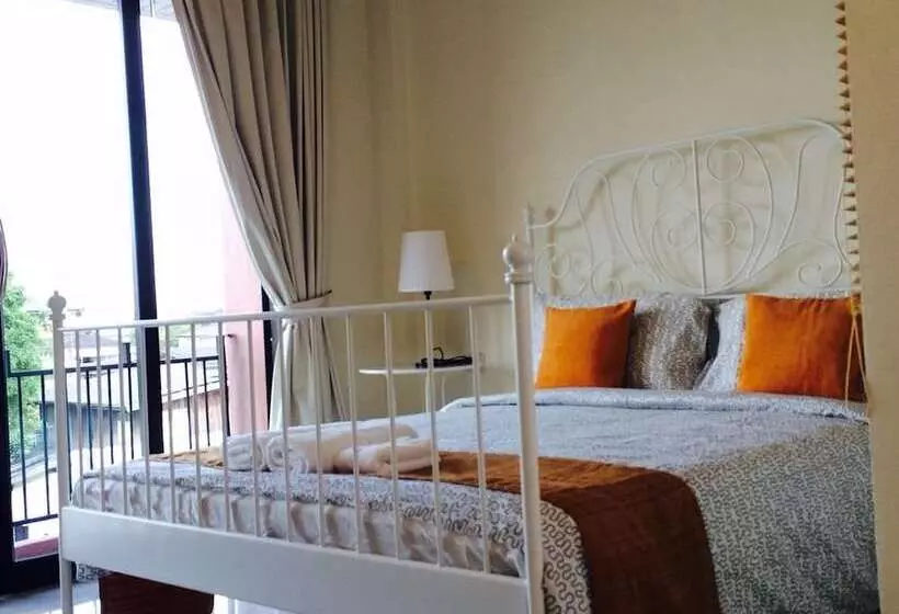 پانسیون Montranakhon Guest House
