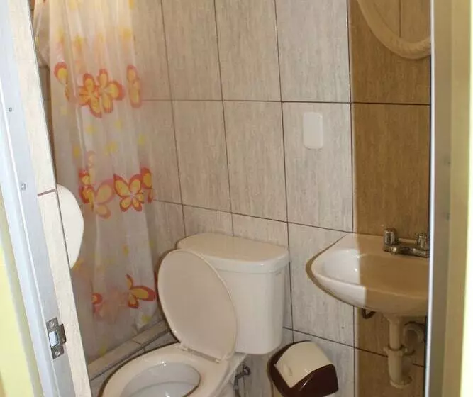 پانسیون Posada De Percybal Lago Inn