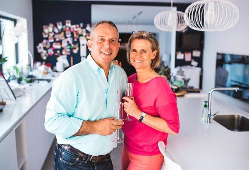 پانسیون Red & Breakfast