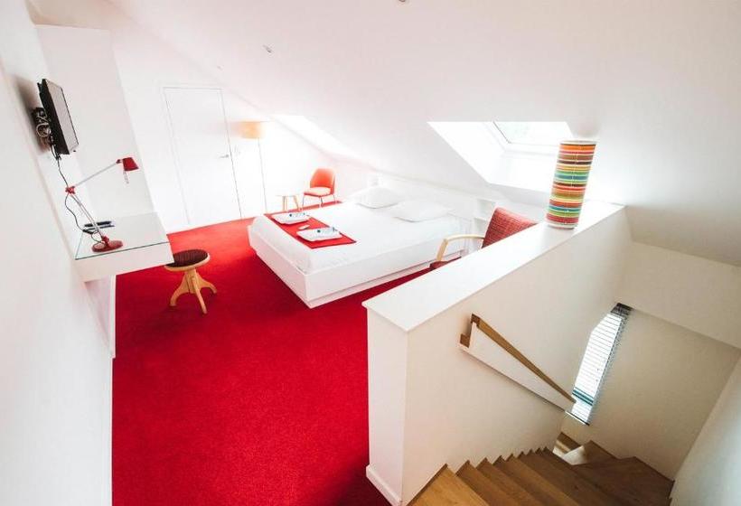 پانسیون Red & Breakfast