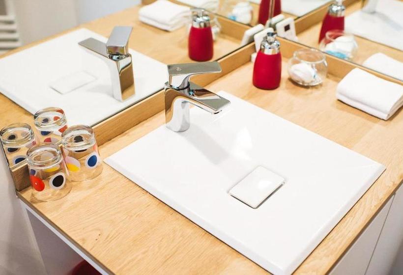 پانسیون Red & Breakfast