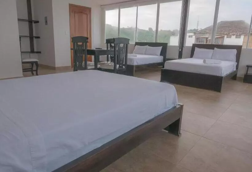 Hotelli Margaritas Palace