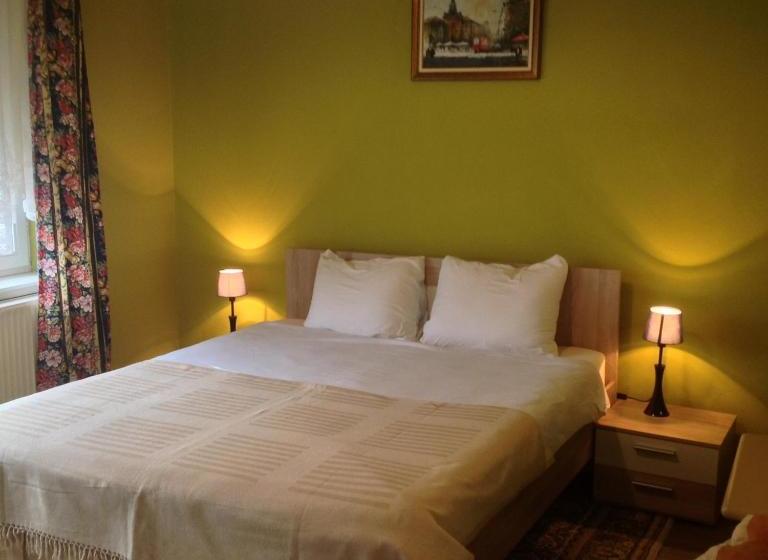 پانسیون Apartments Villa Svetlana