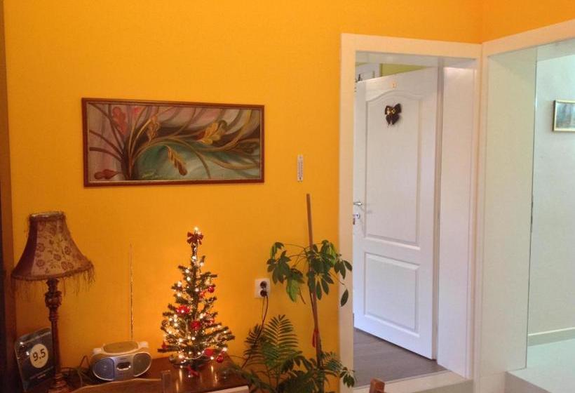 پانسیون Apartments Villa Svetlana