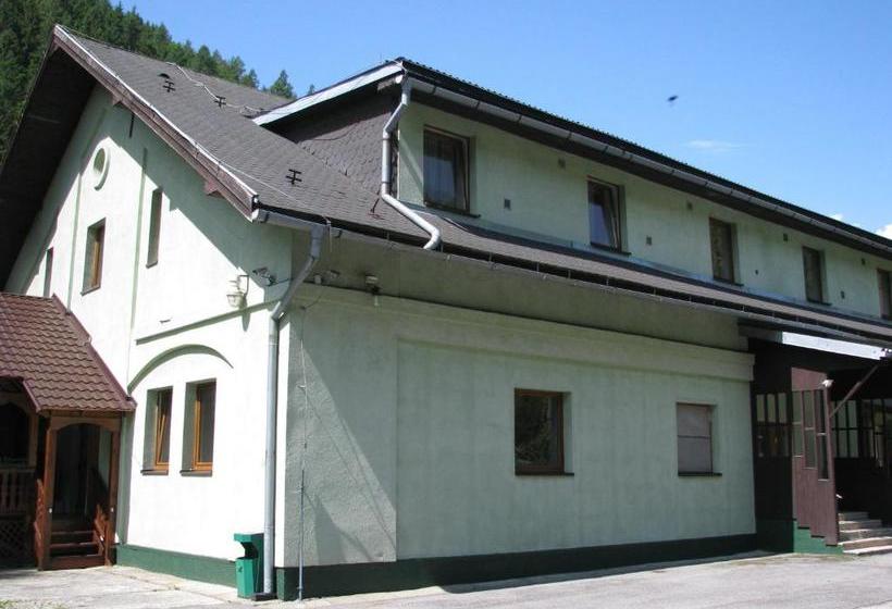 펜션 Penzión Borovica