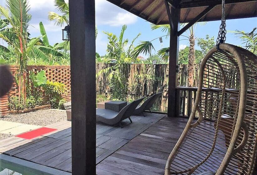 פנסיון Kampung Canggu