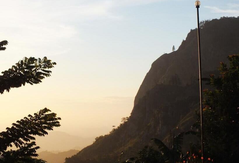 Pensjonat Monarch Ella