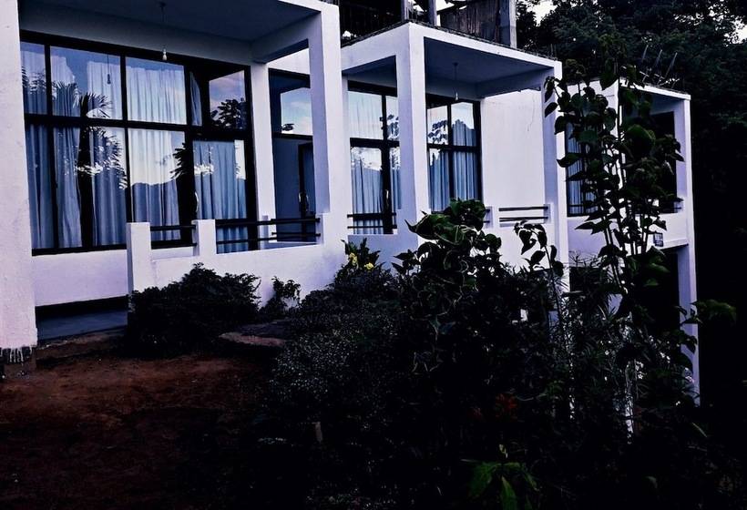 Pensjonat Monarch Ella