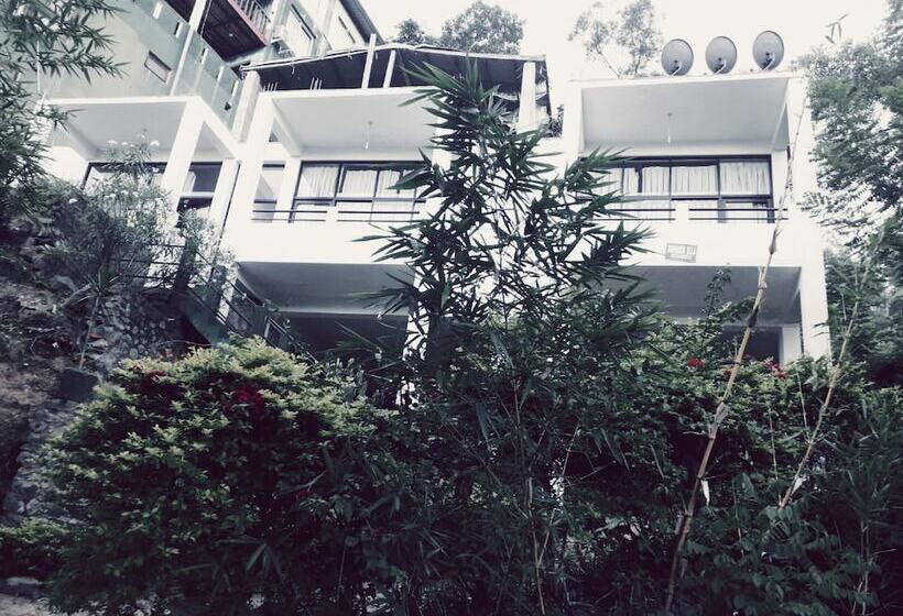 Pensjonat Monarch Ella