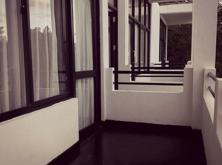 Pensjonat Monarch Ella